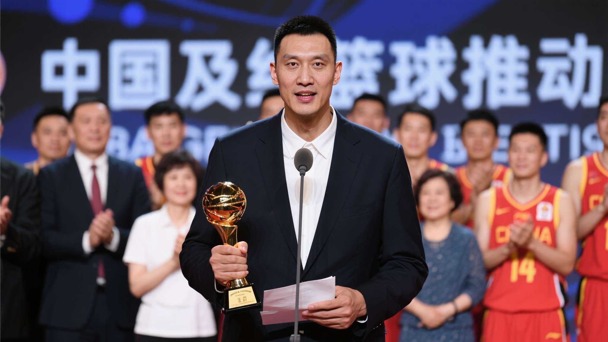 王治郅获得国际篮联名人堂 王治郅获得国际篮联名人堂